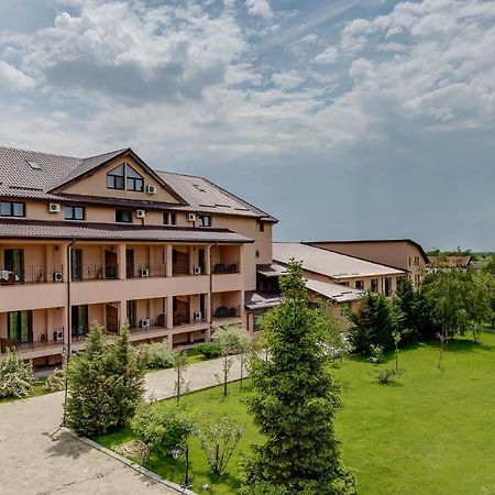 Club Insieme Grand Resort Potlogi Екстериор снимка