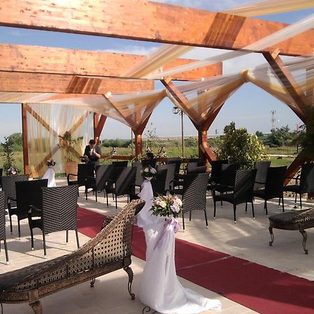 Club Insieme Grand Resort Potlogi Екстериор снимка