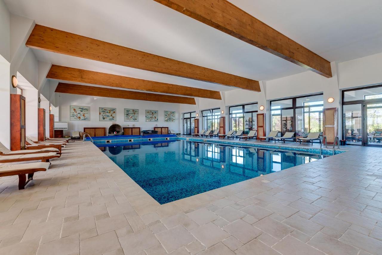 Club Insieme Grand Resort Potlogi Екстериор снимка
