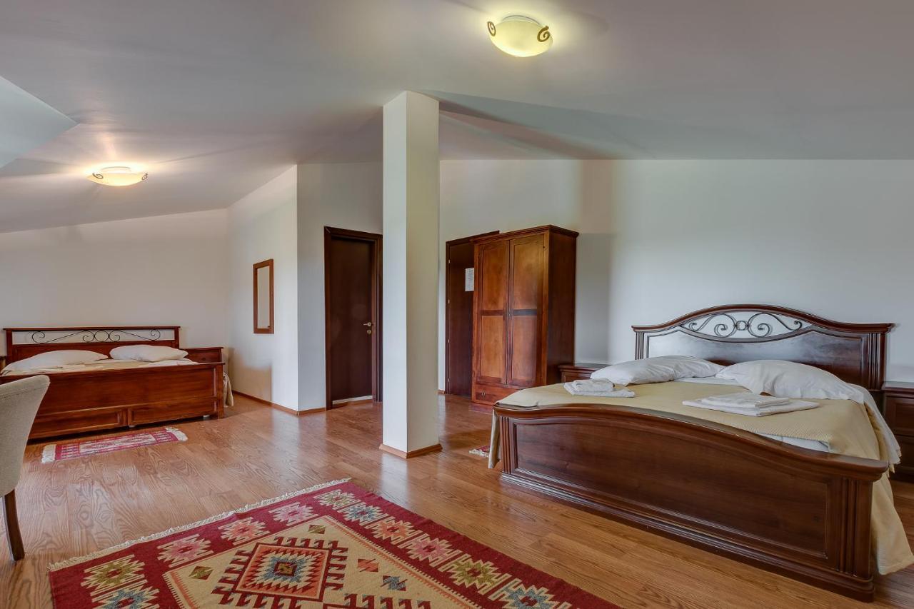 Club Insieme Grand Resort Potlogi Екстериор снимка