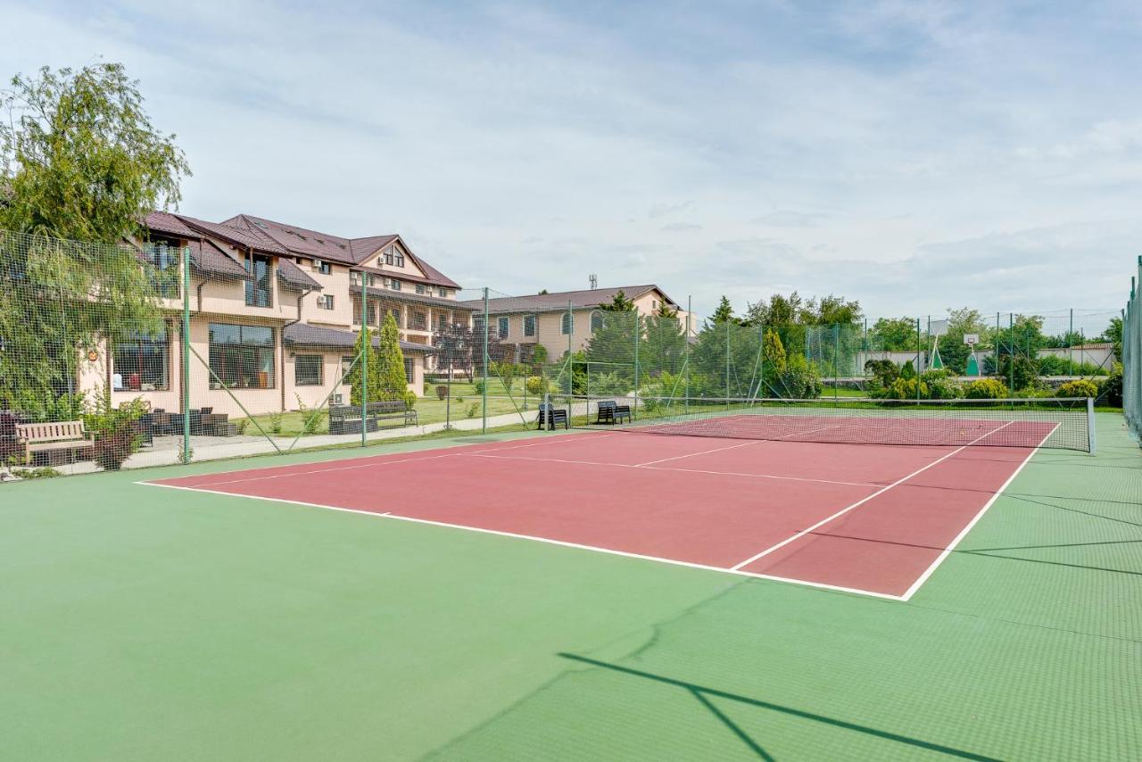 Club Insieme Grand Resort Potlogi Екстериор снимка