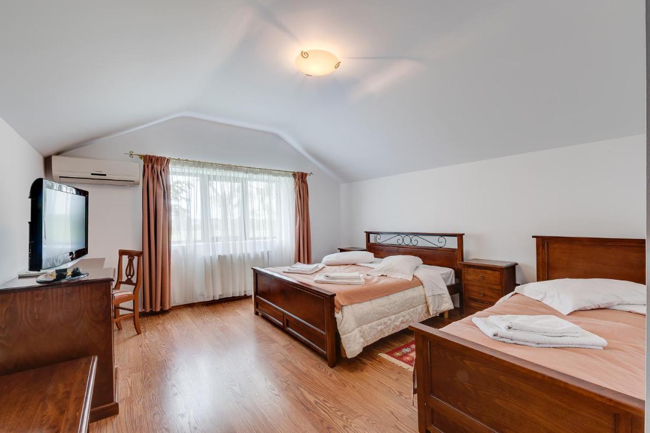 Club Insieme Grand Resort Potlogi Екстериор снимка