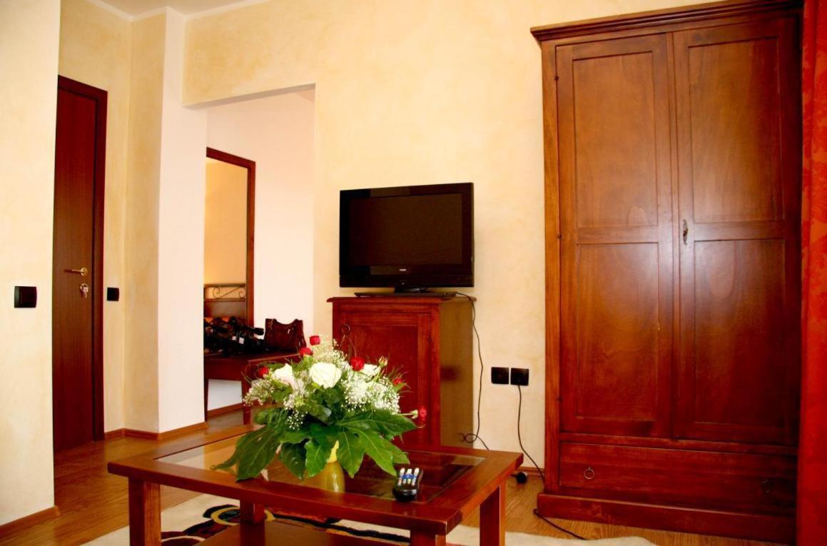 Club Insieme Grand Resort Potlogi Екстериор снимка